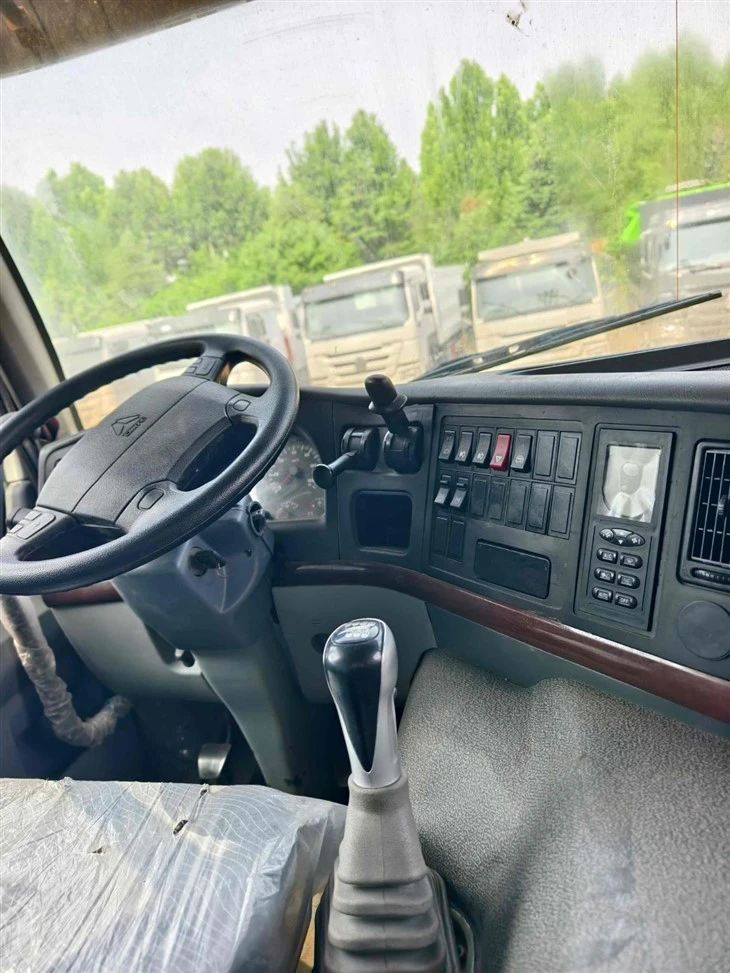 Dashboard Layout and Instrument Cluster Inside New HOWO Cab
